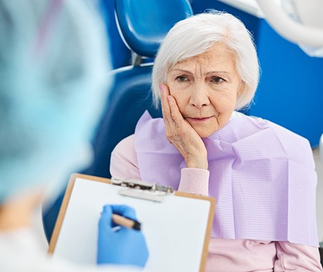 Older woman visiting an emergency dentist in Vienna